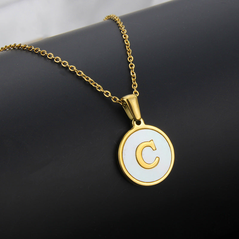Collar con dije circulo de inicial