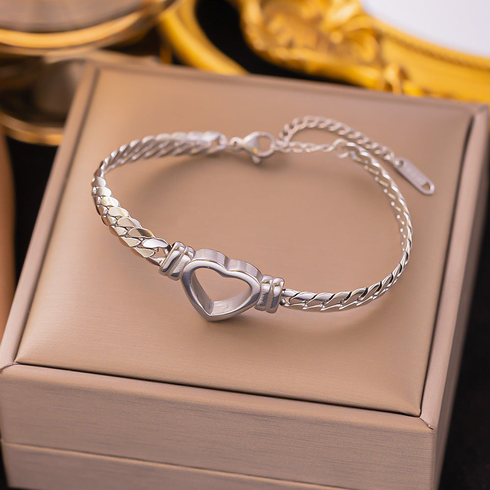 Brazalete de corazon hueco