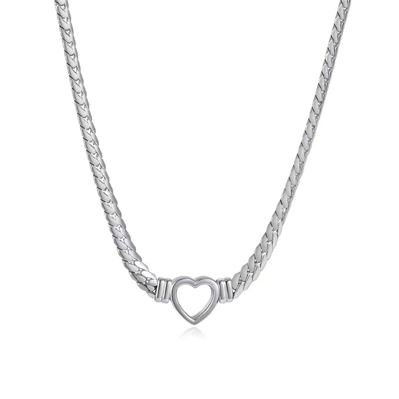 Cadena cubana de corazon hueco