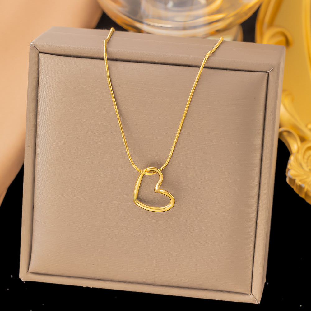 Collar de contorno de corazon