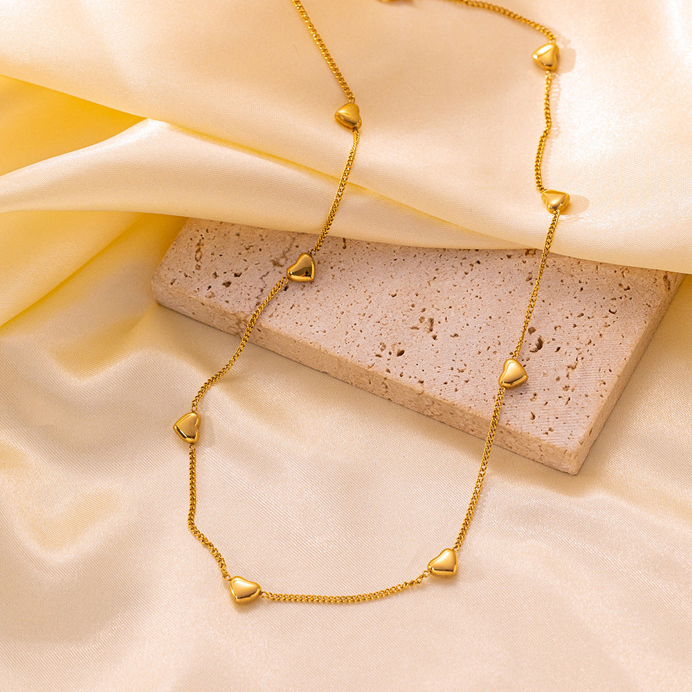 Collar de mini corazones