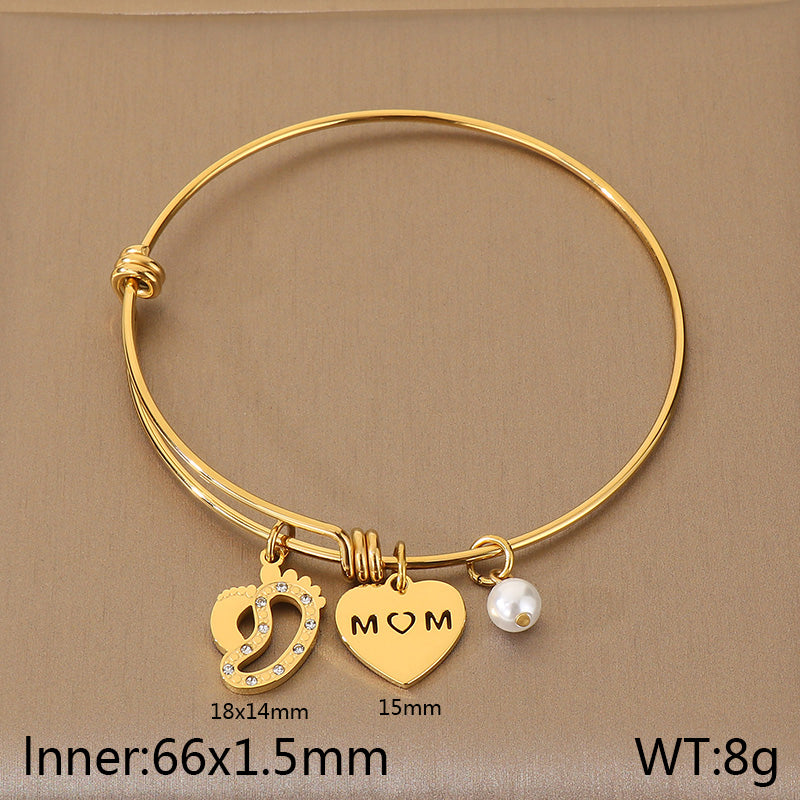 Brazalete mom con pie de bebé