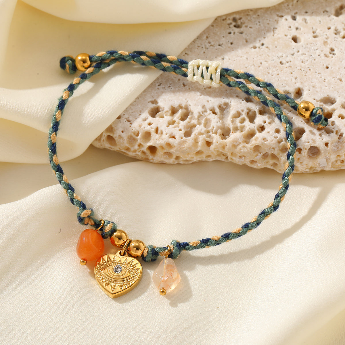 Pulsera de cordon con dije colgante de corazon