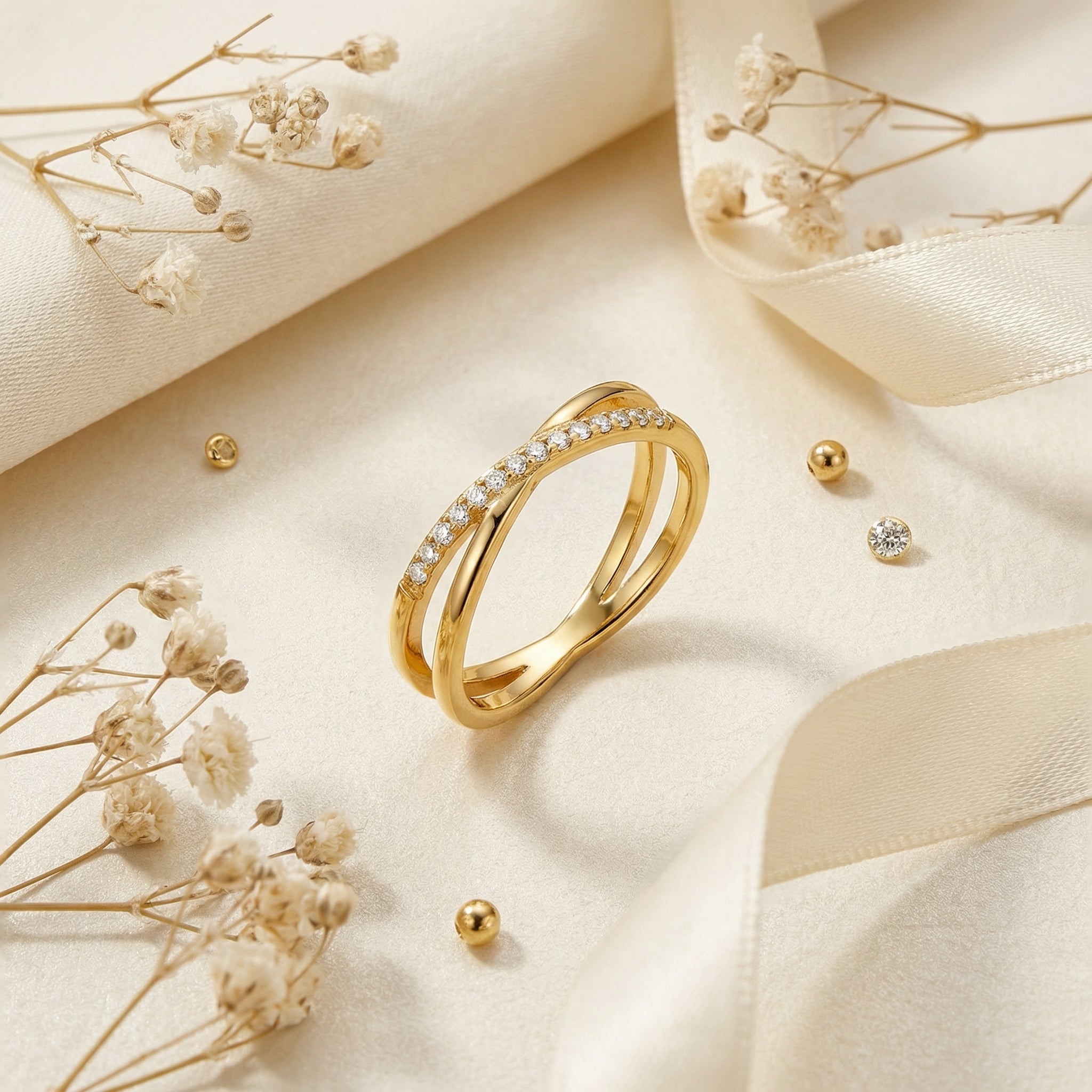 Anillo cruzado con circones