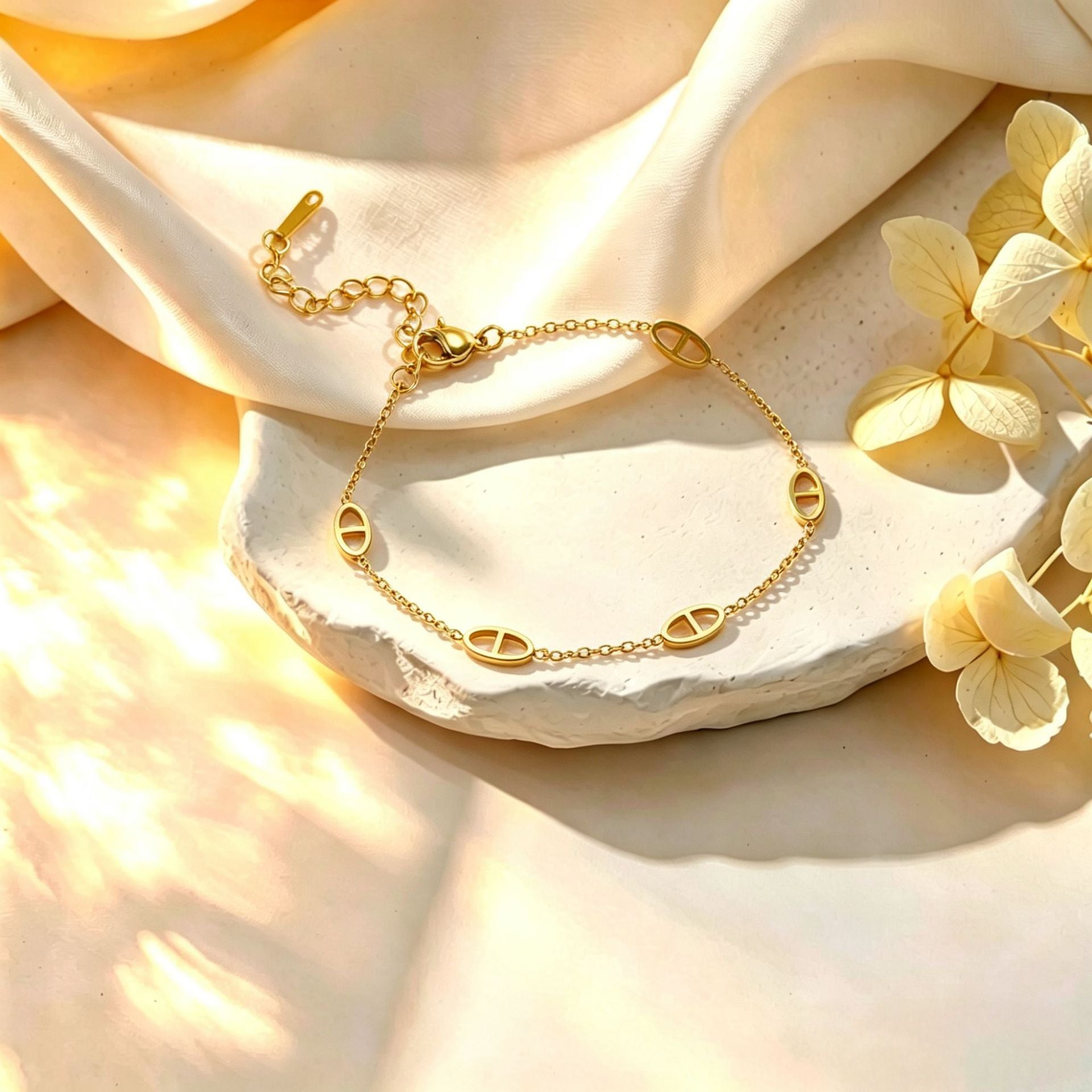 Pulsera con dijes de ancla marinero - Dorado