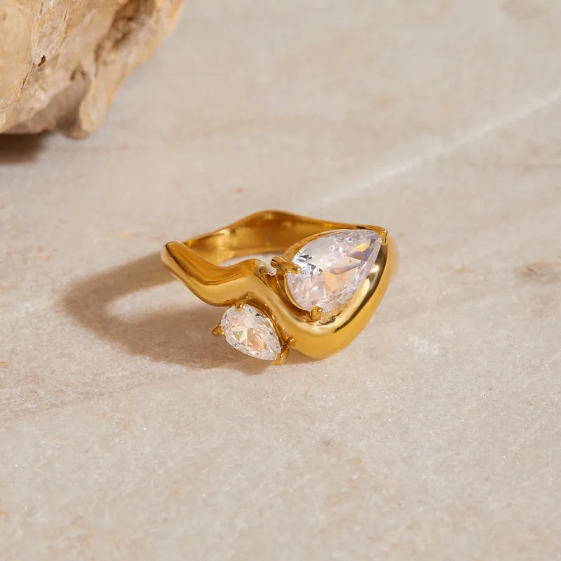 Anillo con cristales de gota incrustados