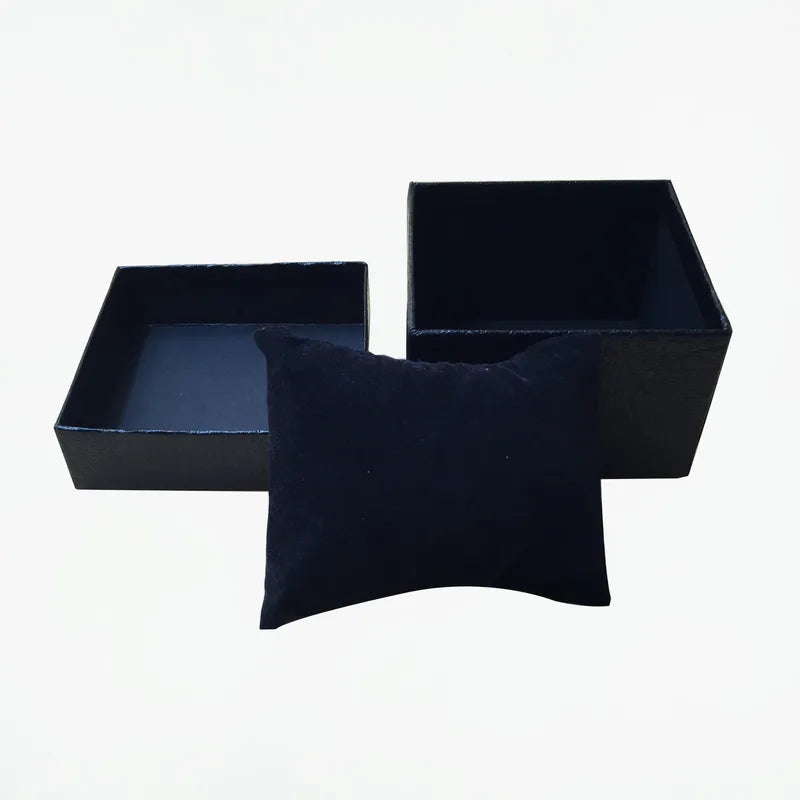 Caja negra con almohada para relojes