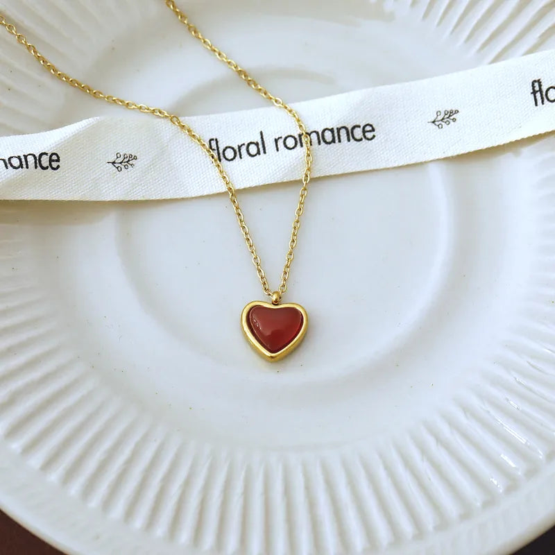 Collar de corazon rojo