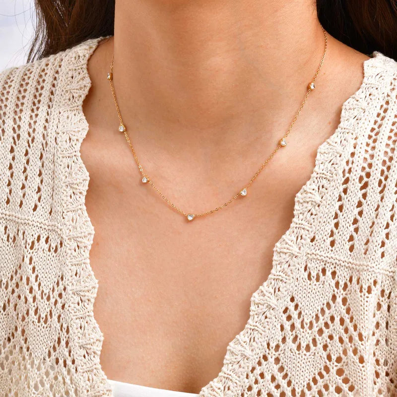 Collar de mini corazones de cristales