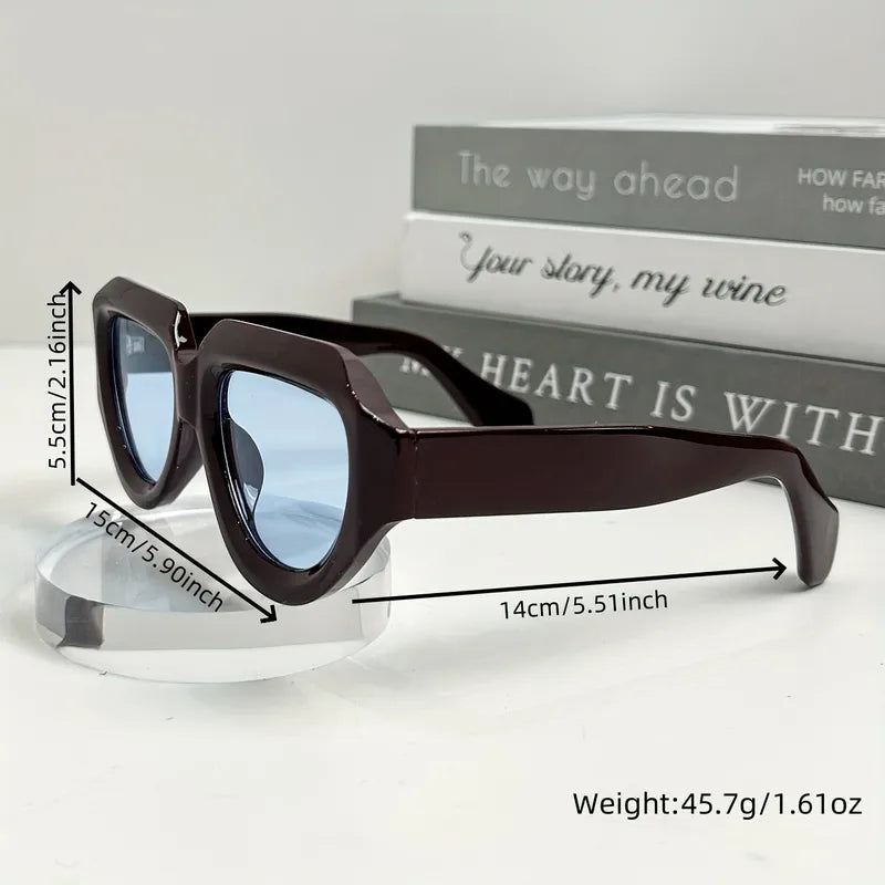 Gafas de sol vinotinto con lente azulado