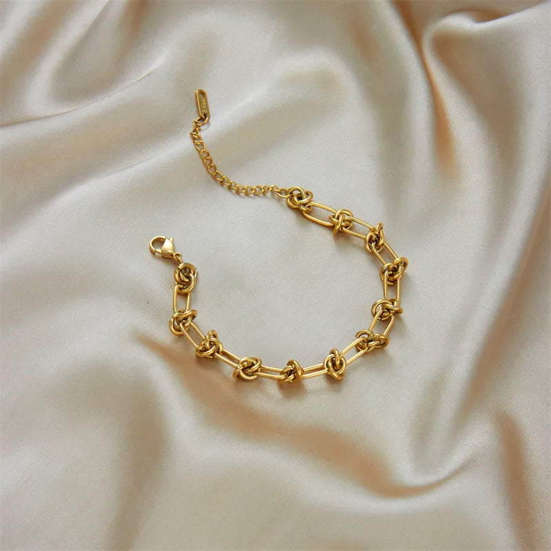 Pulsera de eslabones con nudo