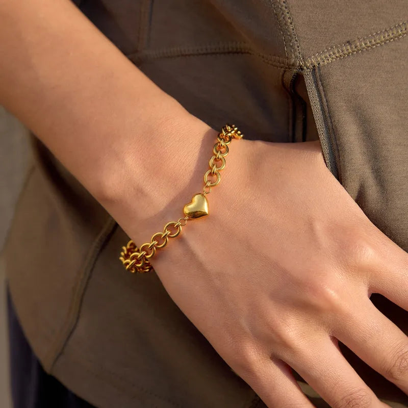 Brazalete de eslabones redondos con corazon
