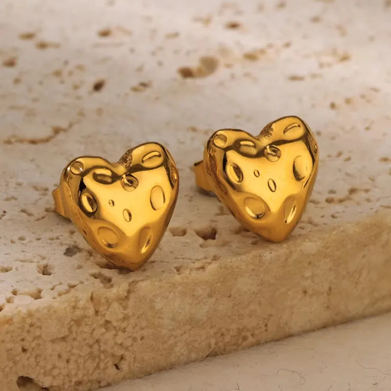 Mini zarcillos de corazon con huecos