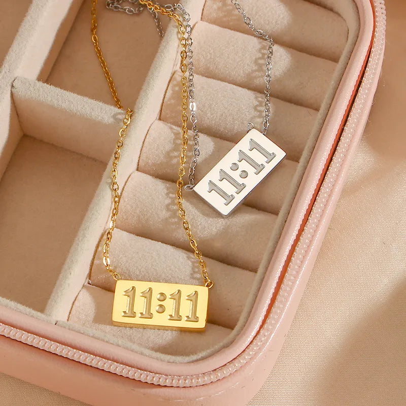 Cadena con placa 11:11