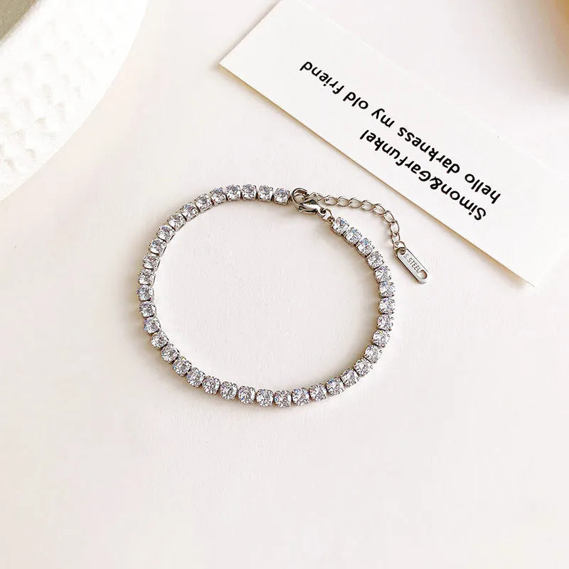 Brazalete elegante de circones