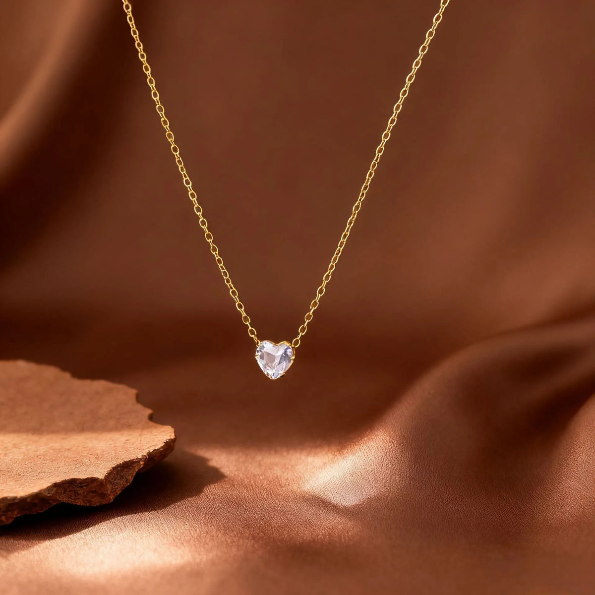 Collar de corazon de cristal