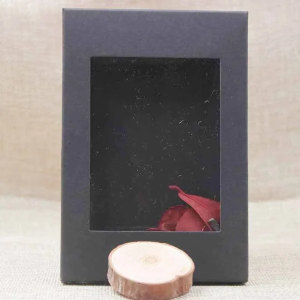 Caja negra con transparencia